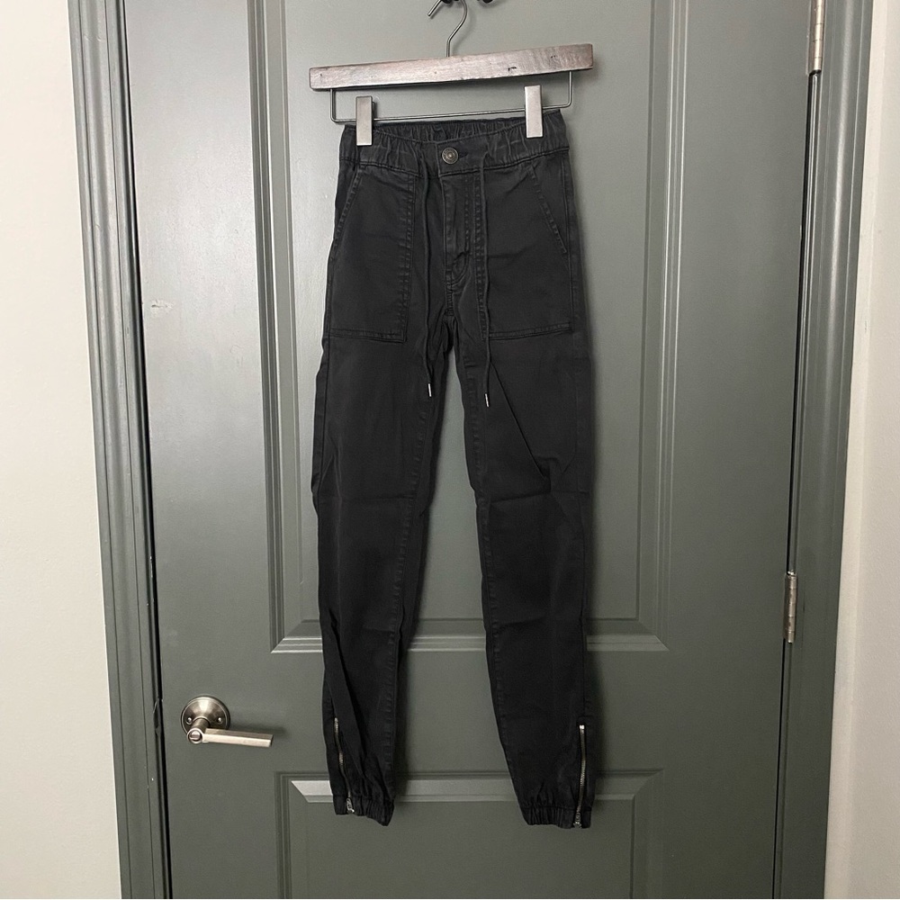 American Eagle Cargo Joggers